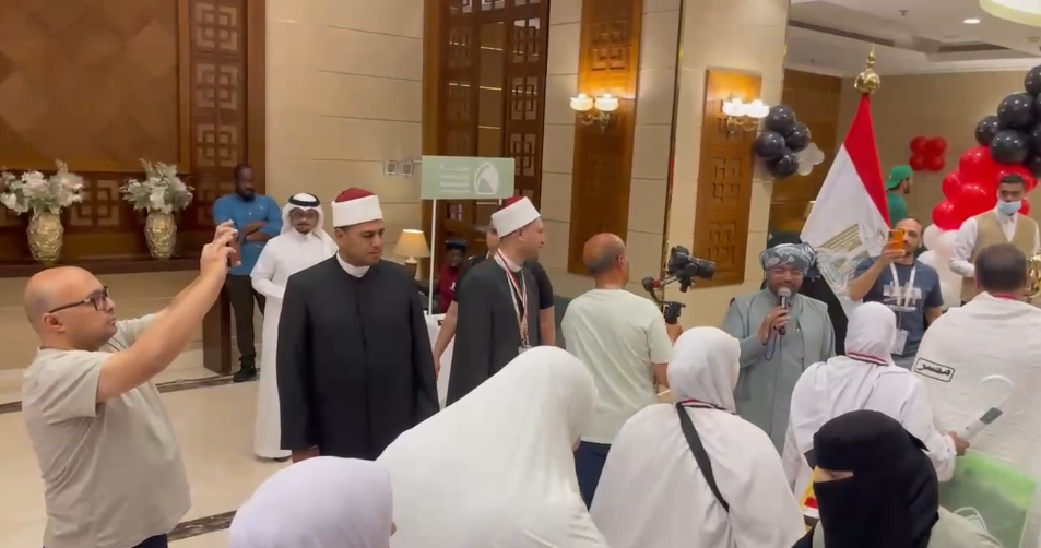 استعدادات القرعة المبكرة مكنتها من حجز فنادق مميزة قرب الحرم المكي الشريف.. واحتفال لاستقبال الحجاج