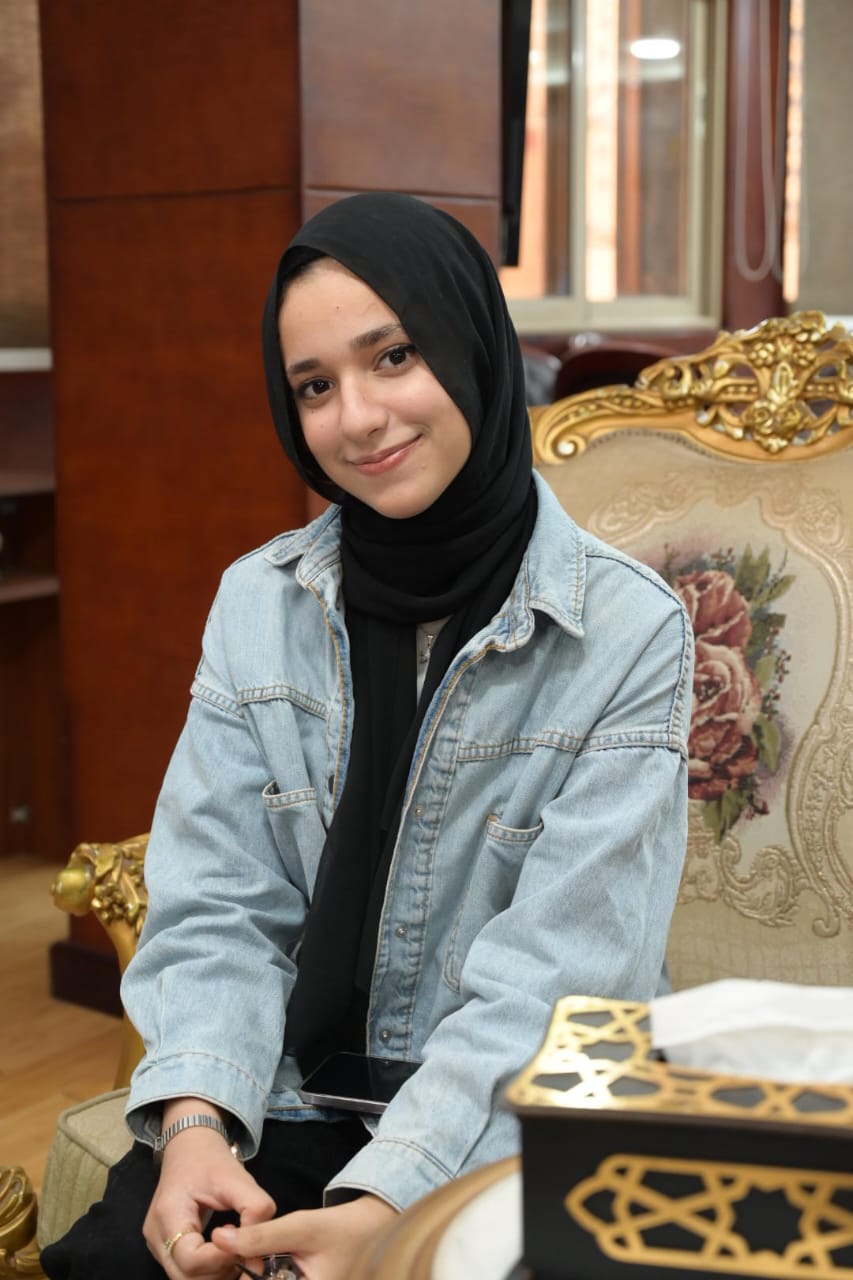 سلمى أشرف تبدأ من المدرسة الحكومية بالقرية وتنتهي وصيفة للعالم في الروبوتات الذكية