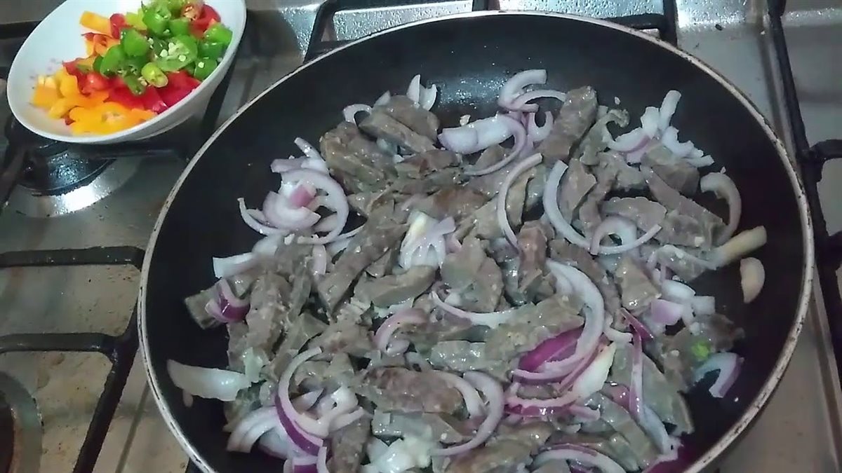 طريقة عمل الفشة بالبصل والفلفل