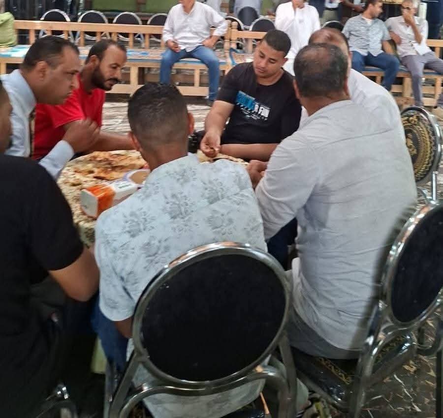 “فطير ومش وجبنة قديمة”، أهالي قوص عزموا وزير الري على الغداء
