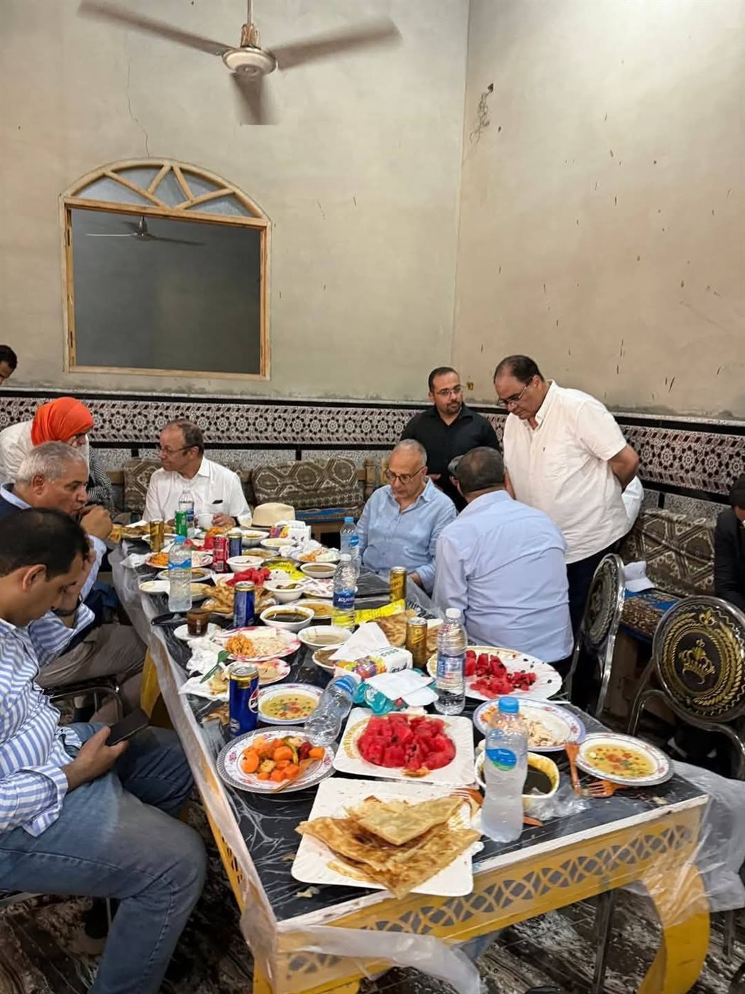 “فطير ومش وجبنة قديمة”، أهالي قوص عزموا وزير الري على الغداء