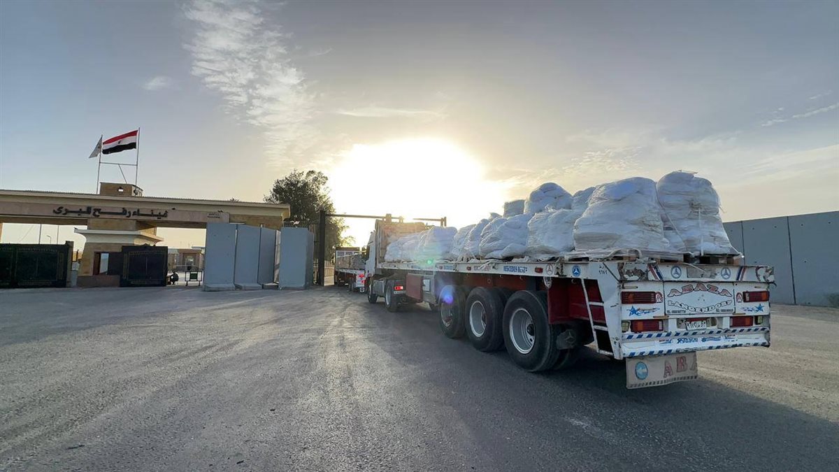 «زاد العزة» تواصل دعم غزة، 3585 طن مساعدات مصرية تعبر نحو القطاع