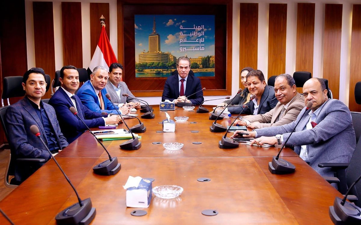 أحمد المسلماني يعقد اجتماعًا للوقوف على تجهيزات مسرح ماسبيرو لاستضافة حفل فني كبير الشهر القادم، فيتو