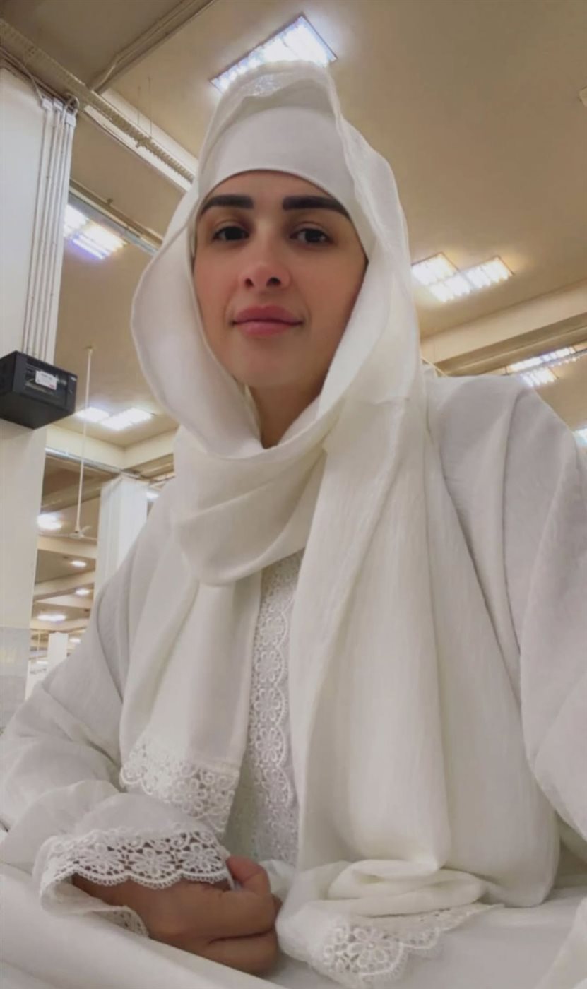 الفنانة ياسمين عبدالعزيز من الأراضي المقدسة، فيتو