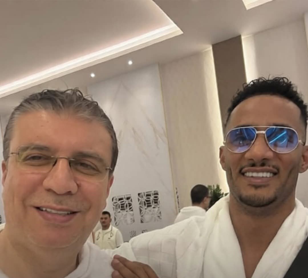 الفنان محمد رمضان والإعلامي عمرو الليثي خلال الحج، فيتو