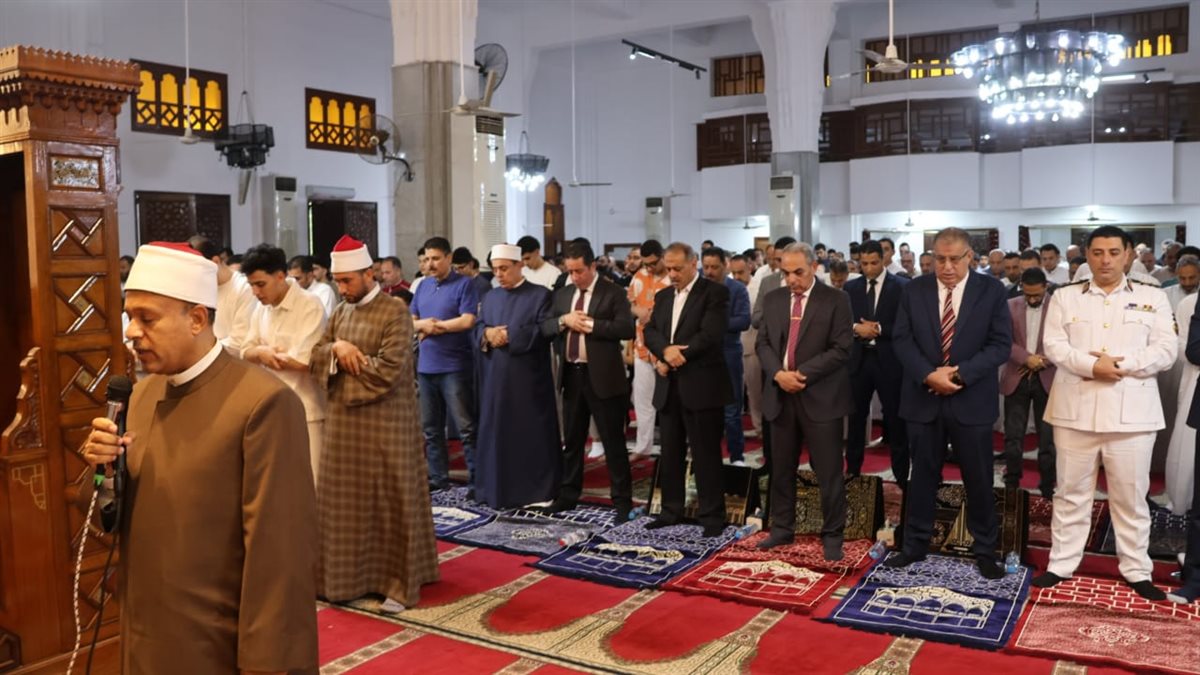 جانب من شعائر صلاة عيد الأضحى بالإسماعيلية، فيتو
