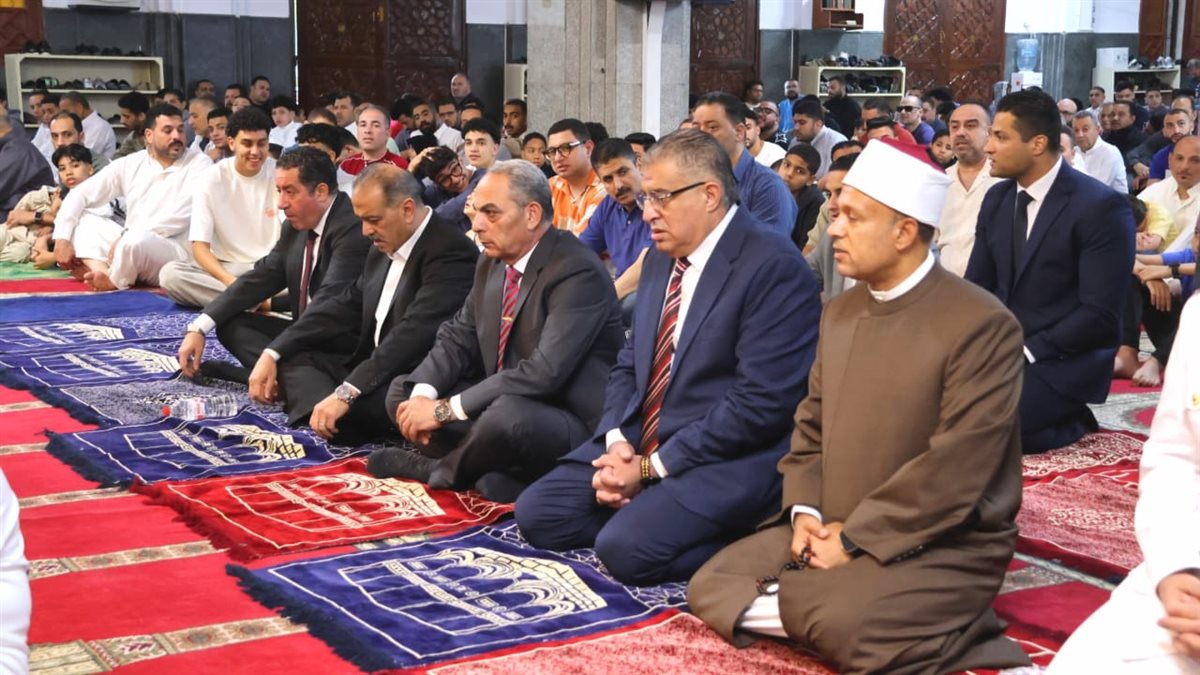 جانب من شعائر صلاة عيد الأضحى بالإسماعيلية، فيتو