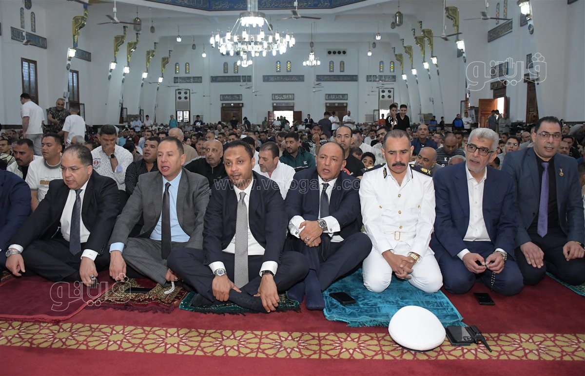 محافظ بورسعيد يؤدي صلاه عيد الاضحى المبارك