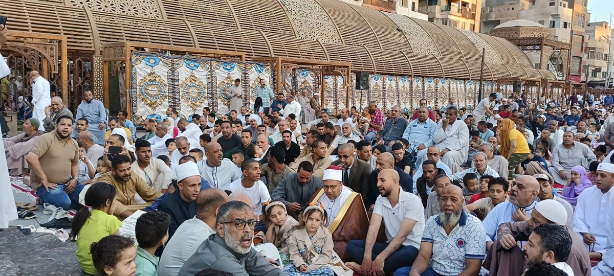 الآلاف يؤدون صلاة عيد الأضحى بساحات ومساجد سوهاج، فيتو