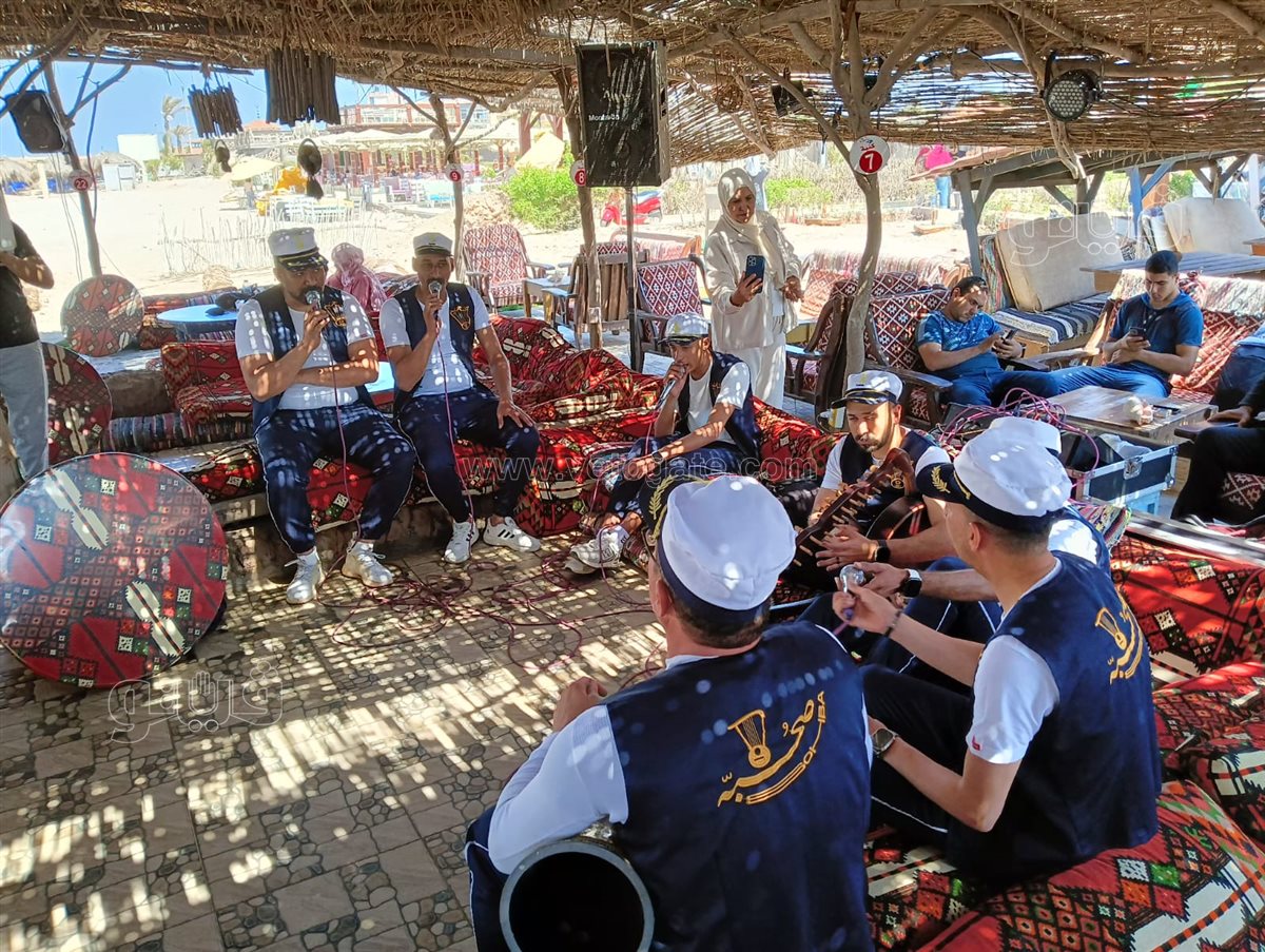 فرق السمسمية تغنى على شاطىء بورسعيد في عيد الأضحى المبارك&nbsp;