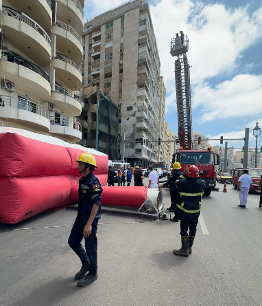 إنقاذ شاب حاول إنهاء حياته من أعلى عقار بالإسكندرية