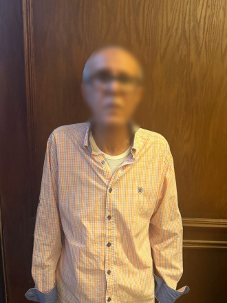 ضبط سائق بأحد تطبيقات النقل الذكي لاتهامه بملاحقة سيدة وابنتها والتعدي عليهما بالقاهرة، فيتو