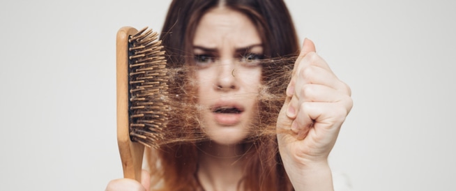 عناصر غذائية مسؤولة عن تساقط الشعر
