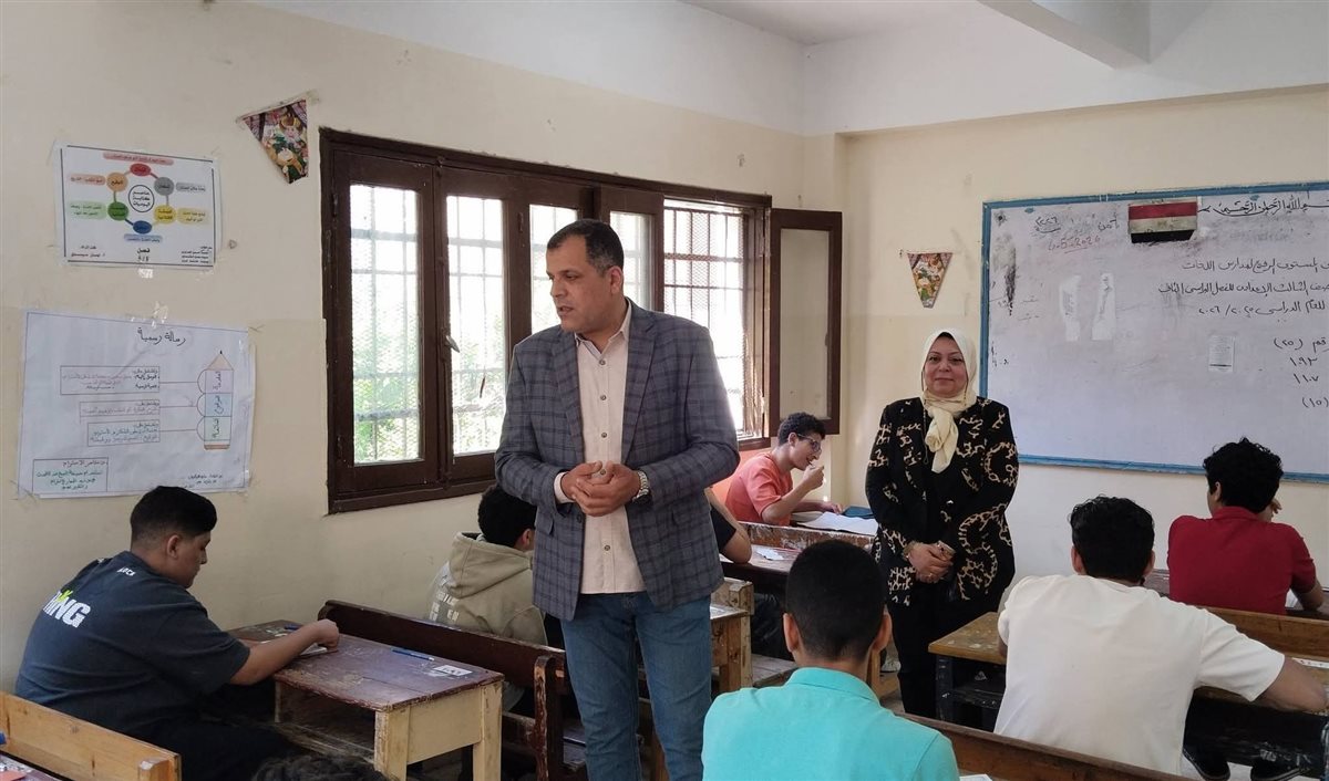 وكيل وزارة التعليم بدمياط يتابع امتحانات اللغات