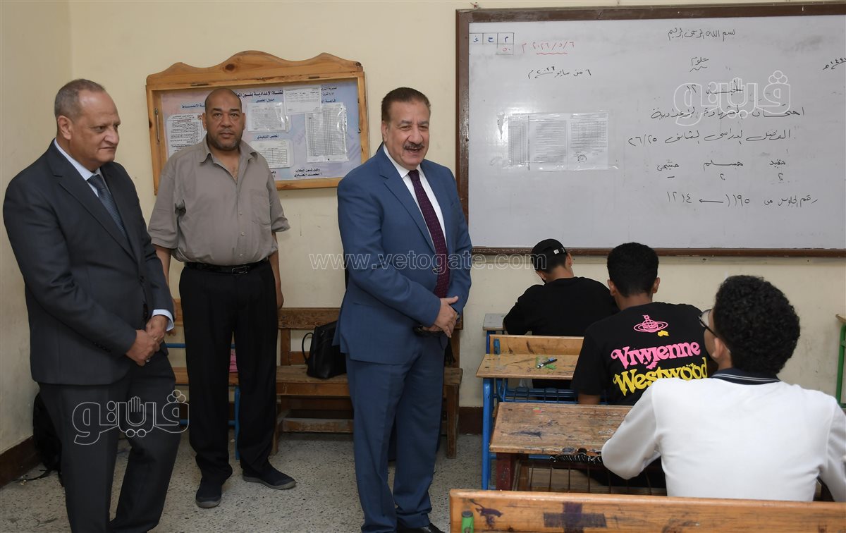 محافظ بورسعيد يتفقد اول ايام لجان الشهاده الاعداديه
