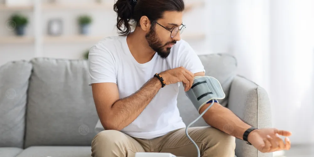 أعراض وأسباب ارتفاع ضغط الدم التوترى