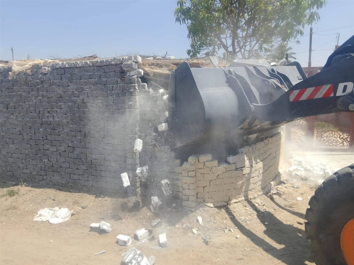 جانب من أعمال الإزالة، فيتو