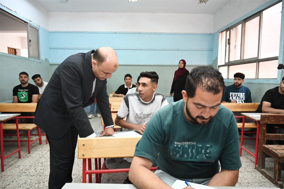 محافظ الغربية يتفقد لجان امتحانات الدبلومات الفنية