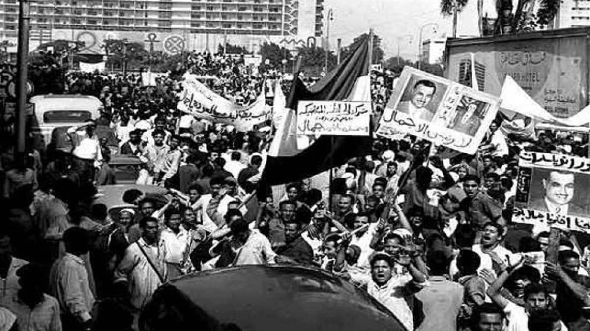 الجماهير ترفض تنحى الرئيس