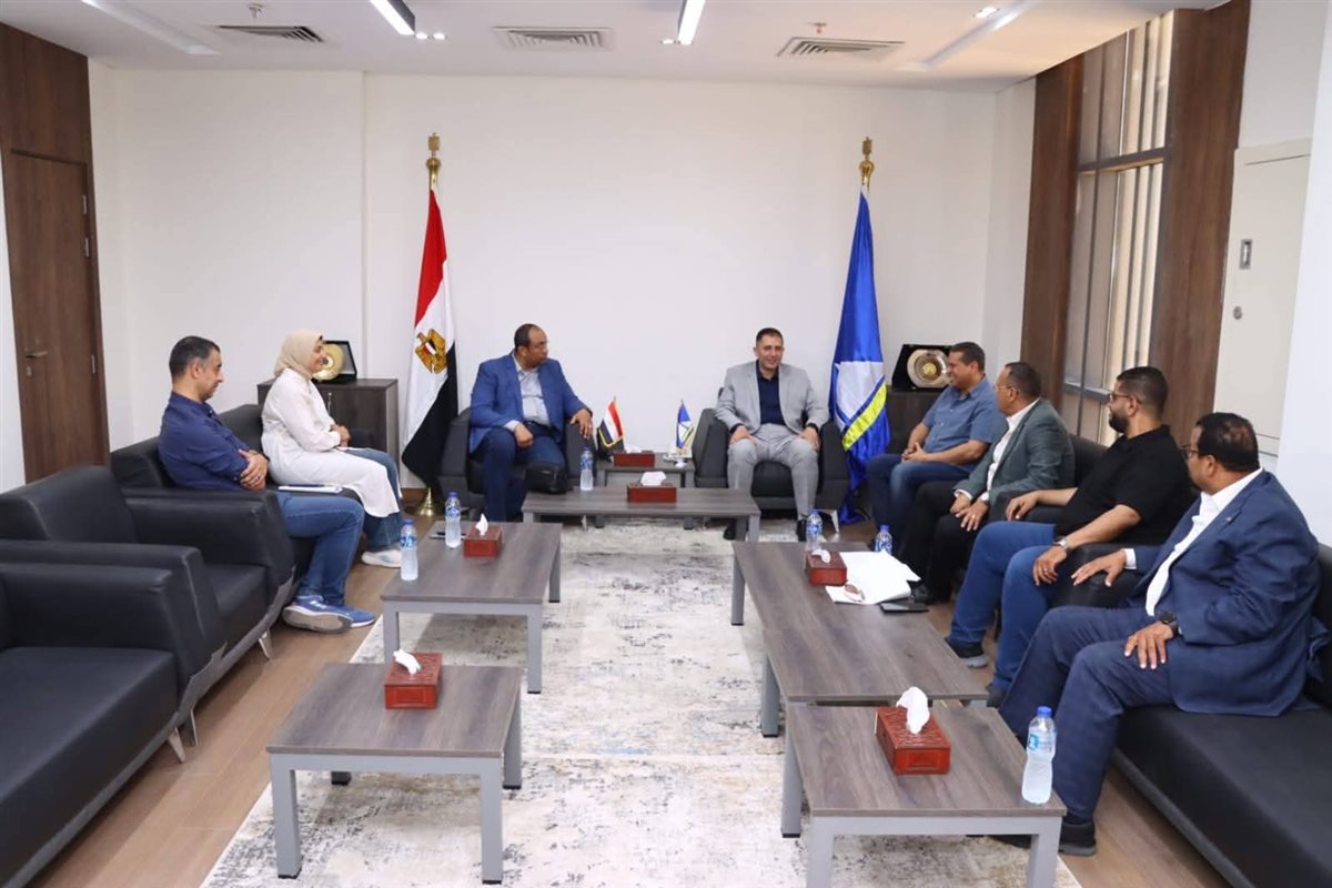 محافظ دمياط يستقبل وفد شركة موبكو