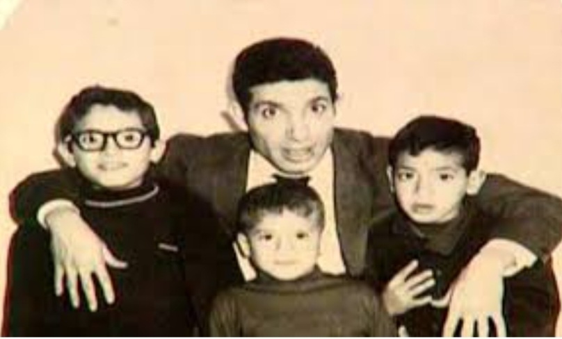 محمد عوض مع ابنائه الثلاثة عادل وعاطف وعلاء