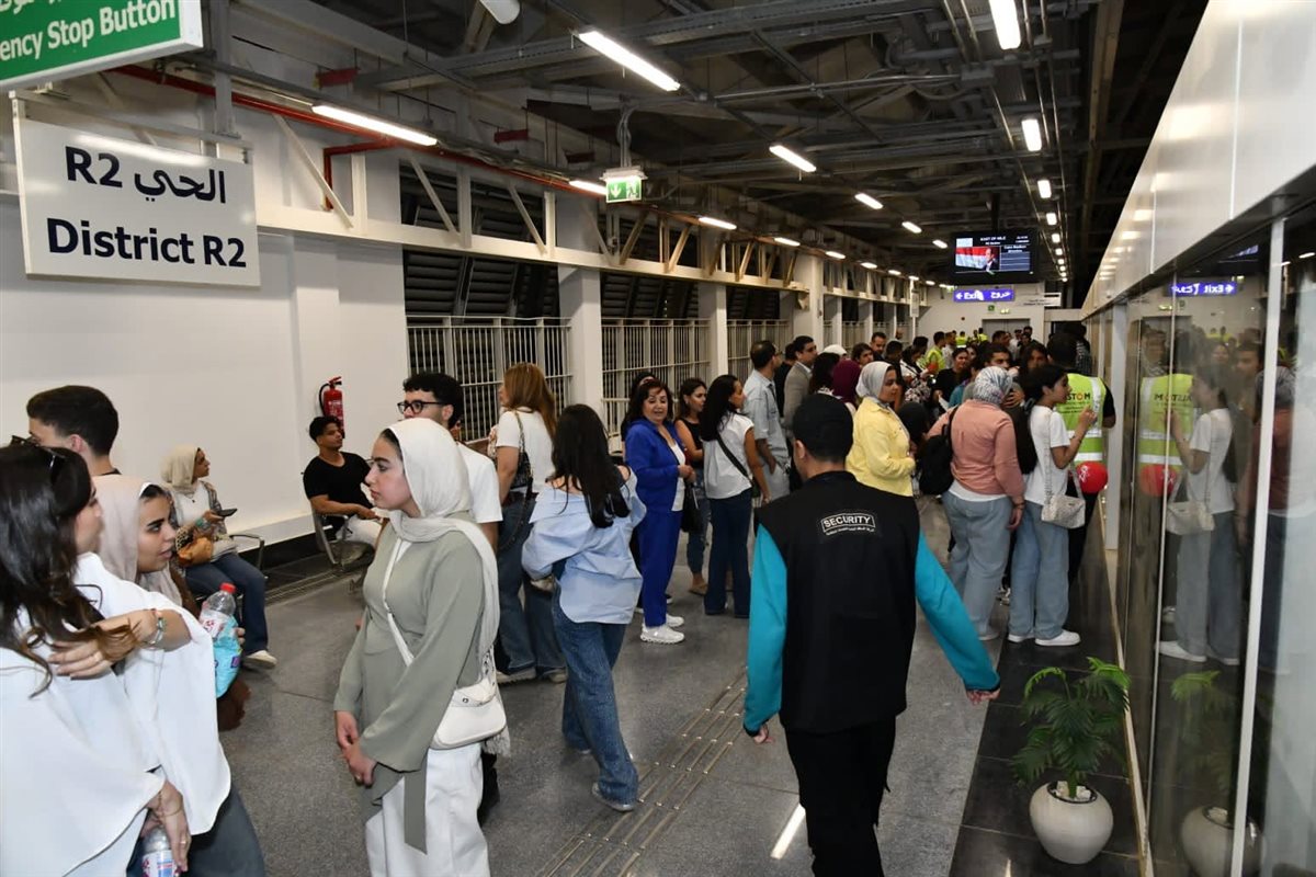 إقبال جماهيري على المونوريل لزيارة النهر الأخضر بالعاصمة الجديدة
