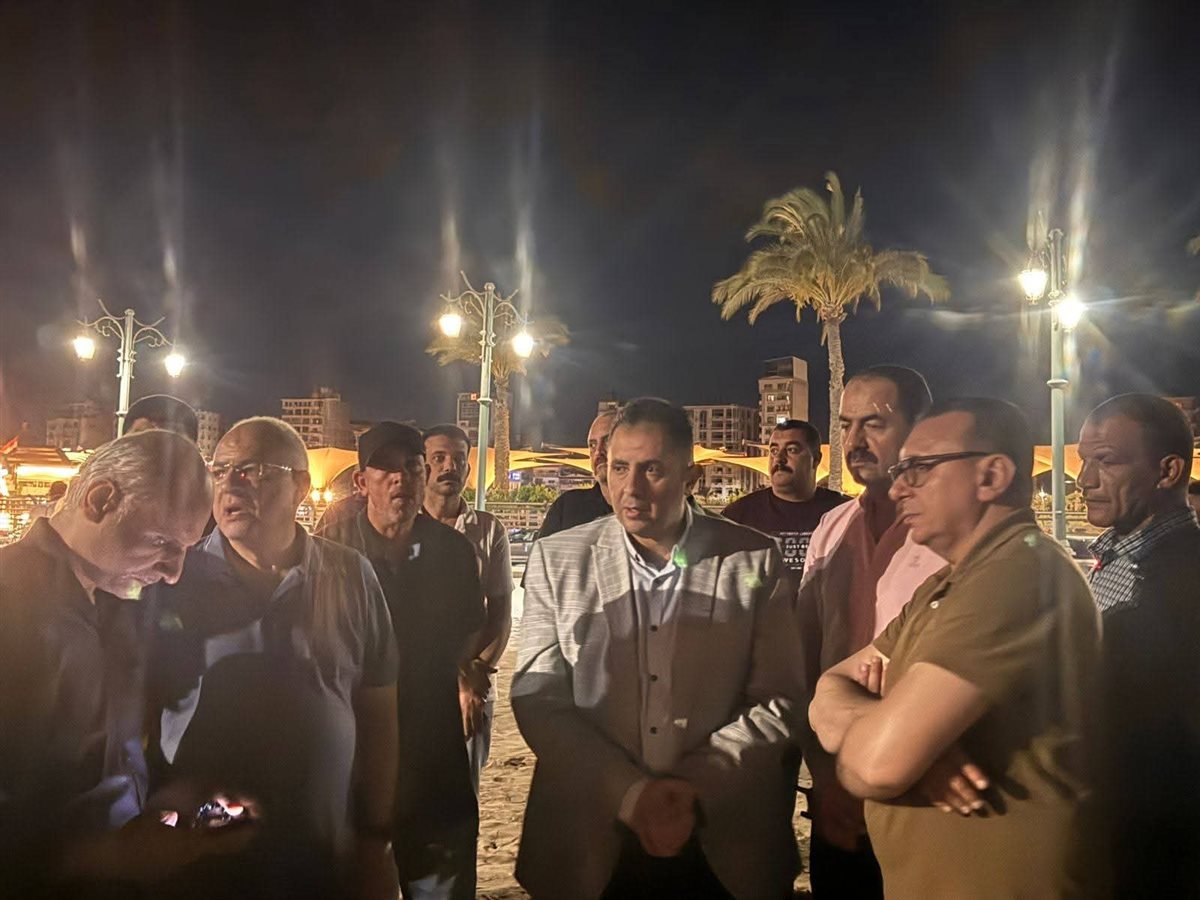 محافظ دمياط في جوله مفاجئة بمدينة دمياط لمتابعة الموقف التنفيذي الخاص بمنظومة النظافة العامة