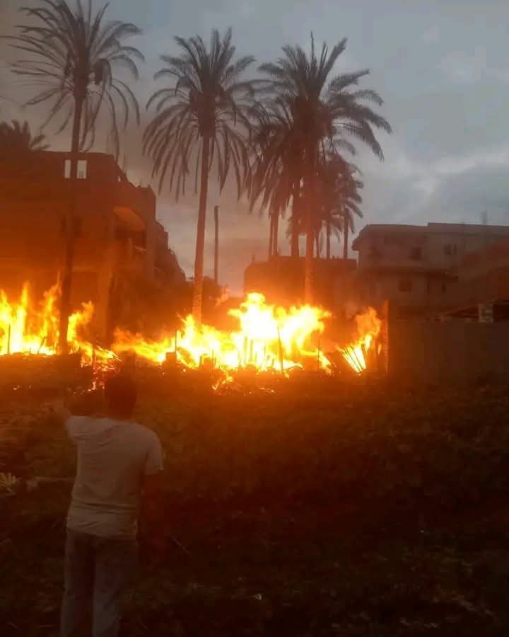 السيطرة على حريق بأرض زراعية في قرية سنفا بالدقهلية