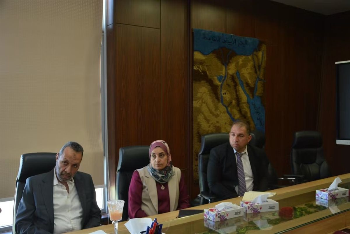 رئيس جامعة دمياط يستقبل وفد غرفة صناعة منتجات الأخشاب