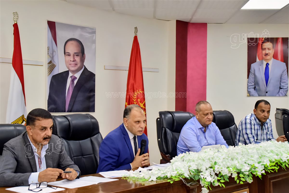 إجتماع رئيس امتحانات الثانوية العامة مع وكيل وزارة التربية والتعليم ببورسعيد