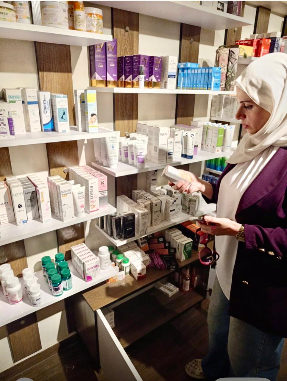 جانب من الحملة على الصيدليات في الإسماعيلية، فيتو