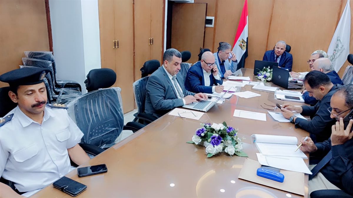 وكيل التعليم بالفيوم يتابع امتحانات الثانوية العامة من غرفة العمليات