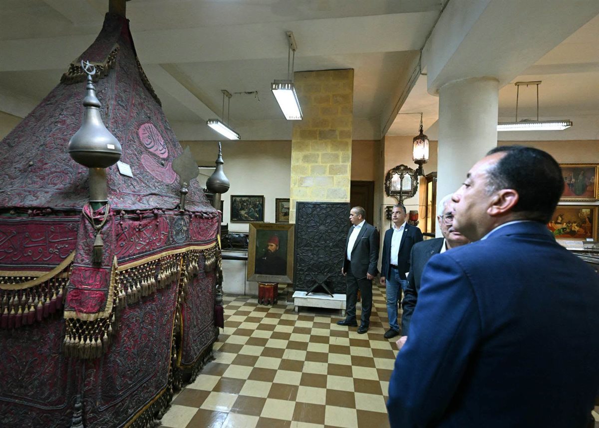 رئيس الوزراء يتفقد المبنى التاريخي للجمعية الجغرافية المصرية&nbsp;