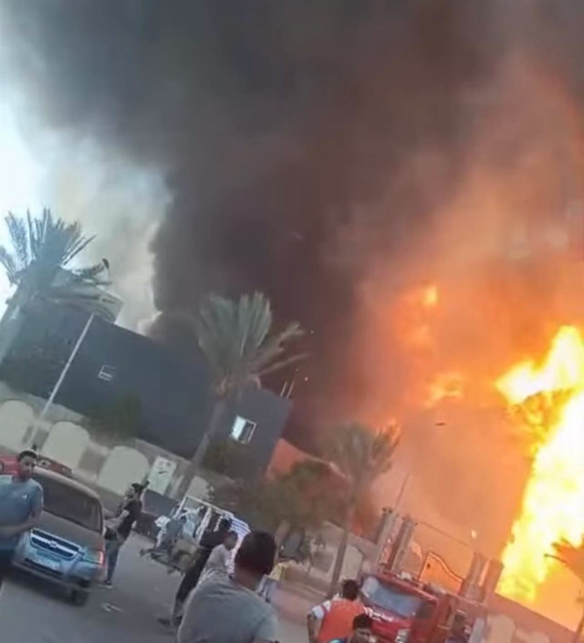 حريق مروع بمصنع دهانات بدمياط الجديدة