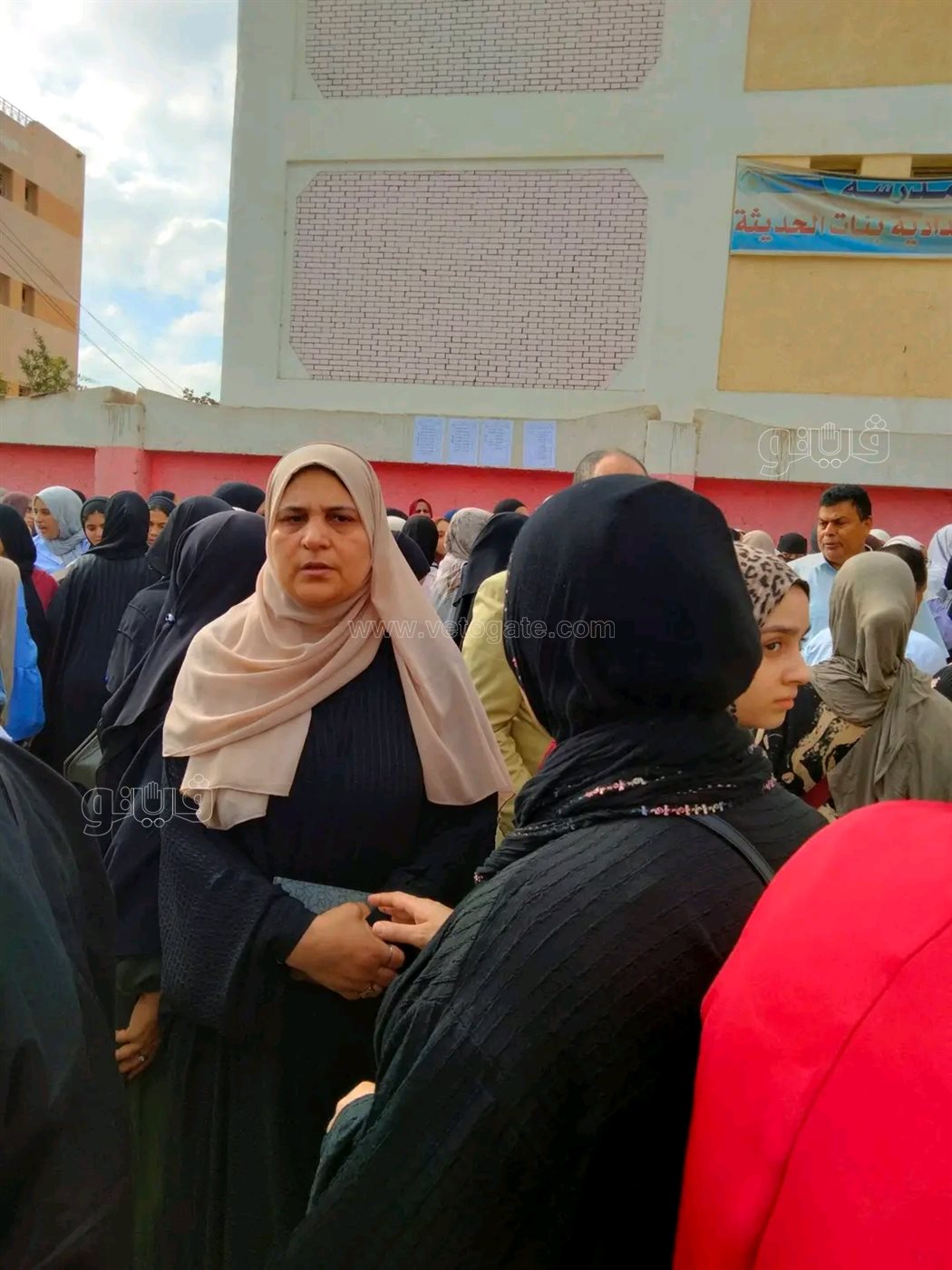 طلاب الثانوية العامة وأولياء أمورهم،فيتو