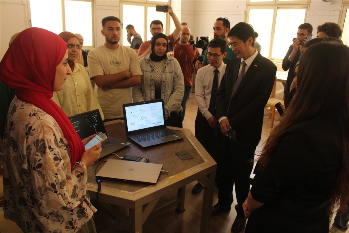 استعراض منظومة الابتكار أمام وفد صيني بجامعة المنصورة