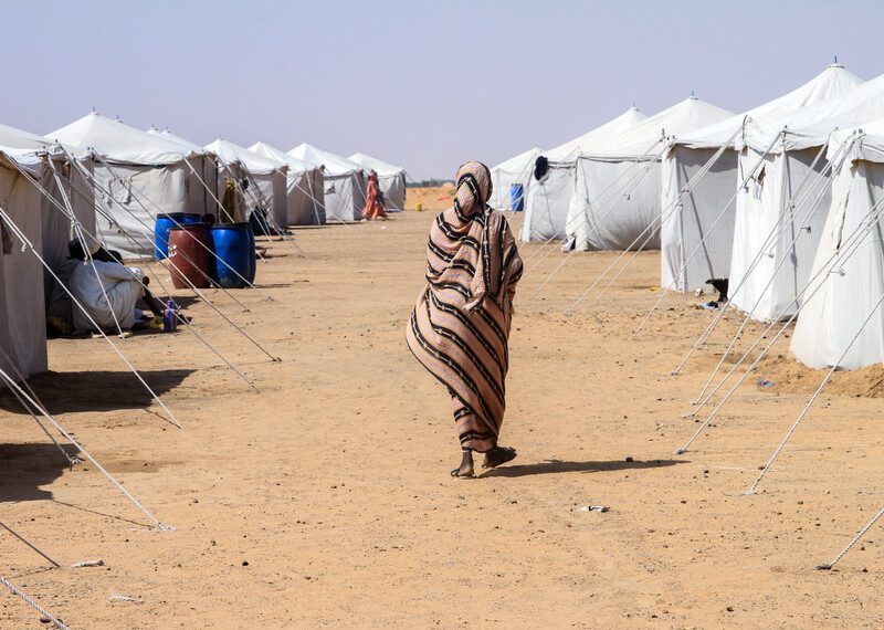 خيام للنازحين السودانيين في بلدة الدبة الشمالية