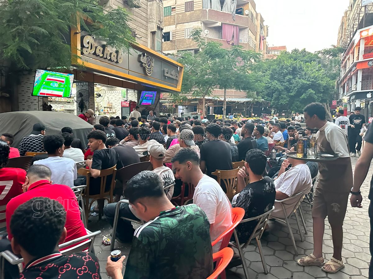  مقاهي دار السلام بالقاهرة كاملة العدد لمؤازرة منتخب مصر أمام إيران (2)
