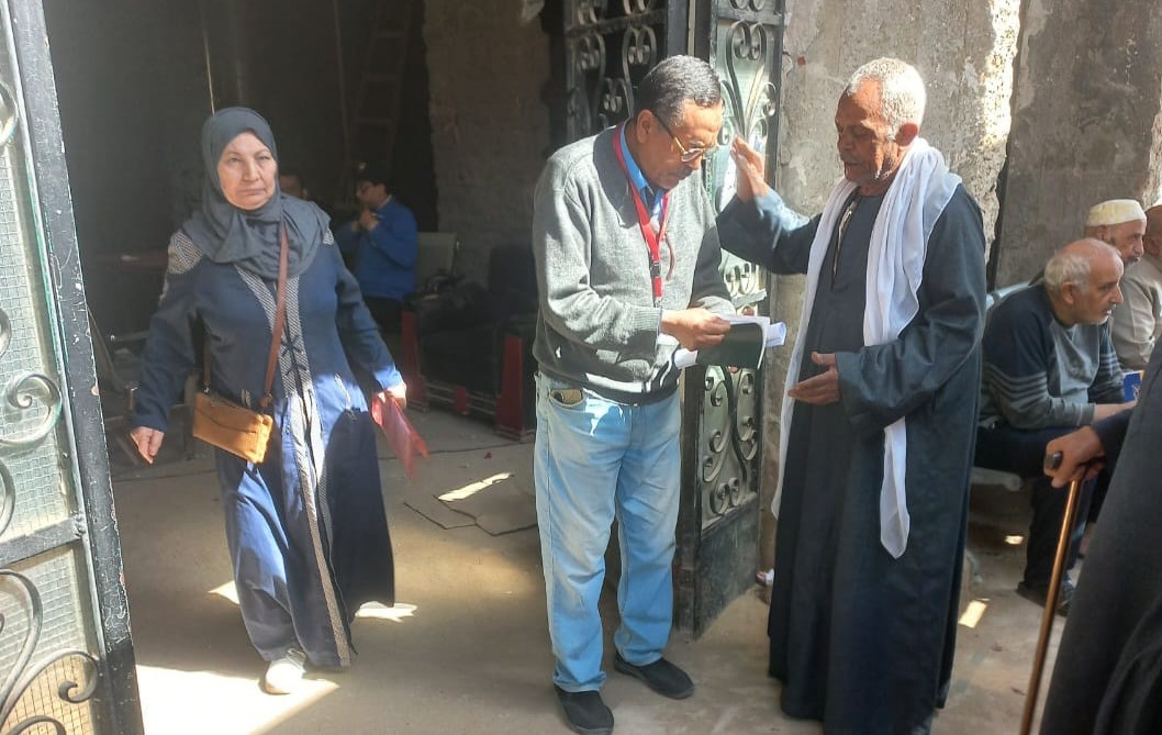 عم كمال مع مرضى مستشفى بشتيل