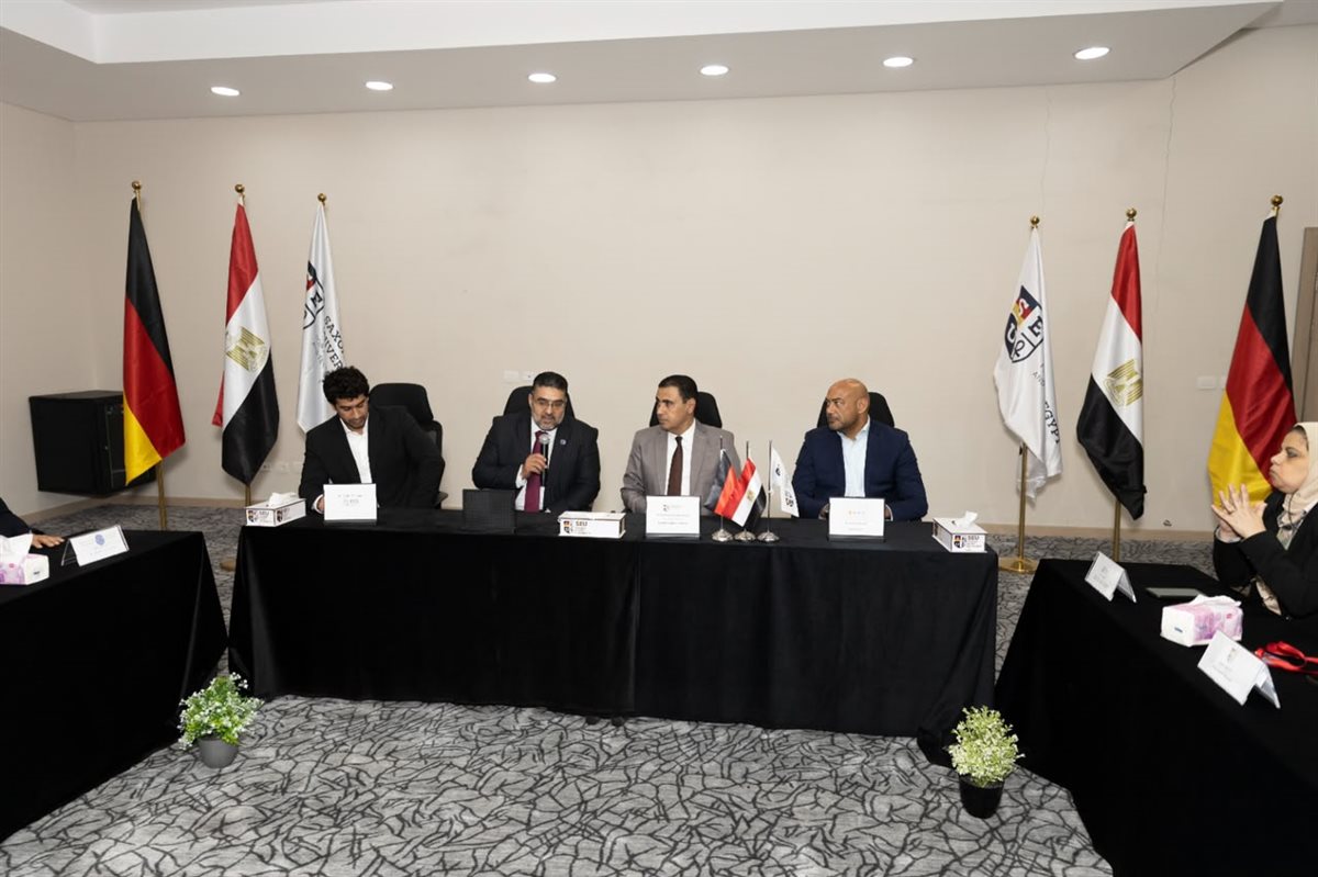 وزير التعليم التقني والفني الليبي يزور جامعة ساكسونى مصر