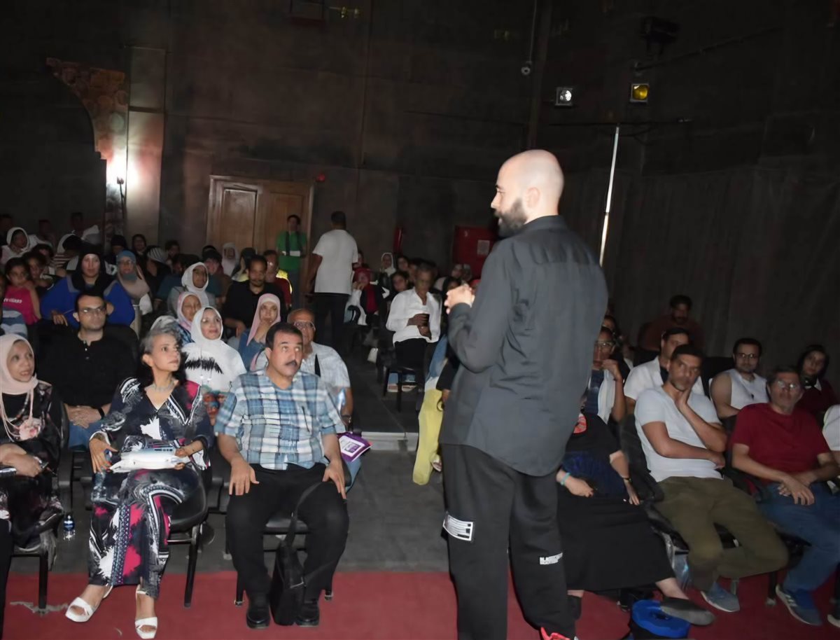 لليلة الخامسة على التوالي، “لحظة واحدة” يرفع شعار “كامل العدد