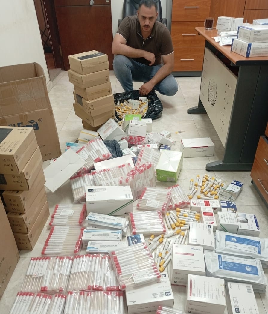 ضبط 23 ألف عبوة وقطعة من المستلزمات الطبية مجهولة المصدر ومنتهية الصلاحية قبل وصولها إلى المرضى بالغربية