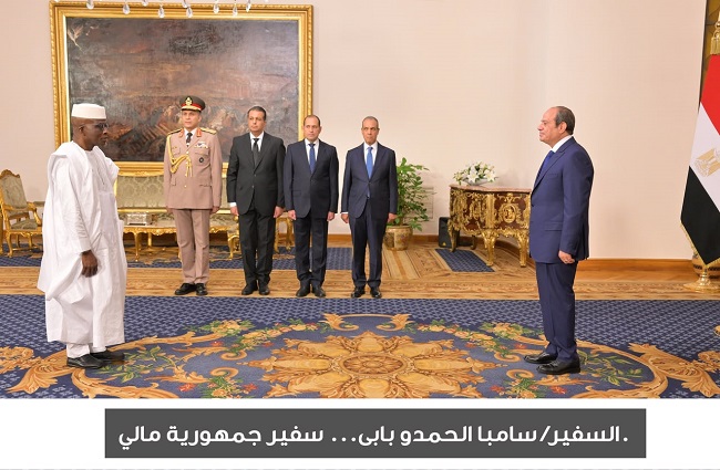 17 سفيرًا جديدًا يسلمون أوراق اعتمادهم للرئيس السيسي