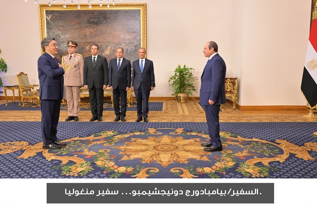 17 سفيرًا جديدًا يسلمون أوراق اعتمادهم للرئيس السيسي