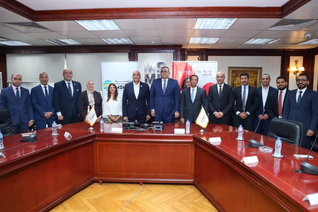 تنمية المشروعات يوقع عقدين مع إحدى الشركات بقيمة 350 مليون جنيه
