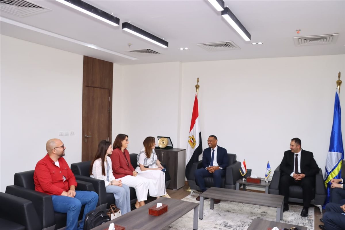 محافظ دمياط يستقبل وفد الأمم المتحدة للمستوطنات البشرية