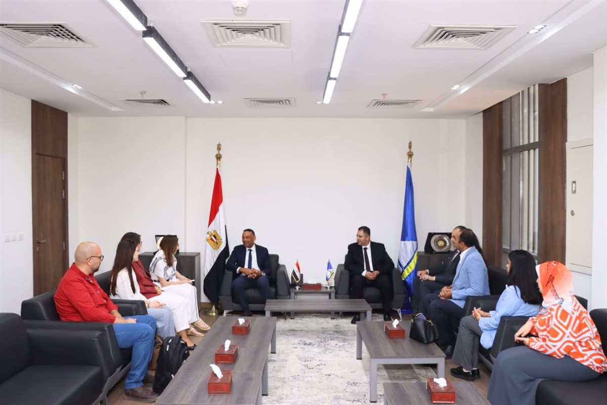 محافظ دمياط يستقبل وفد الأمم المتحدة للمستوطنات البشرية