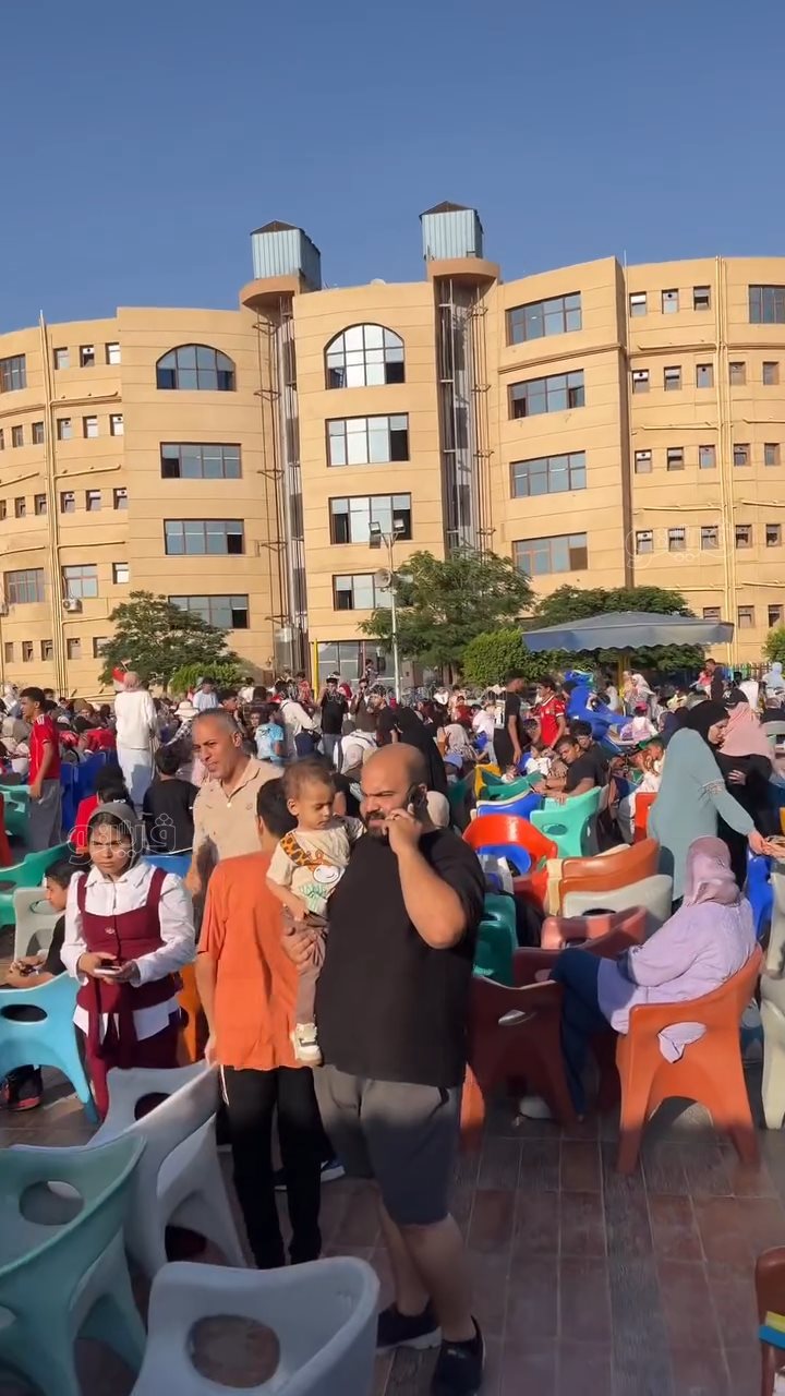 بالأعلام وتشيرتات المنتخب.. جماهير الشرقية تتوافد لمتابعة مواجهة مصر والأرجنتين،فيتو