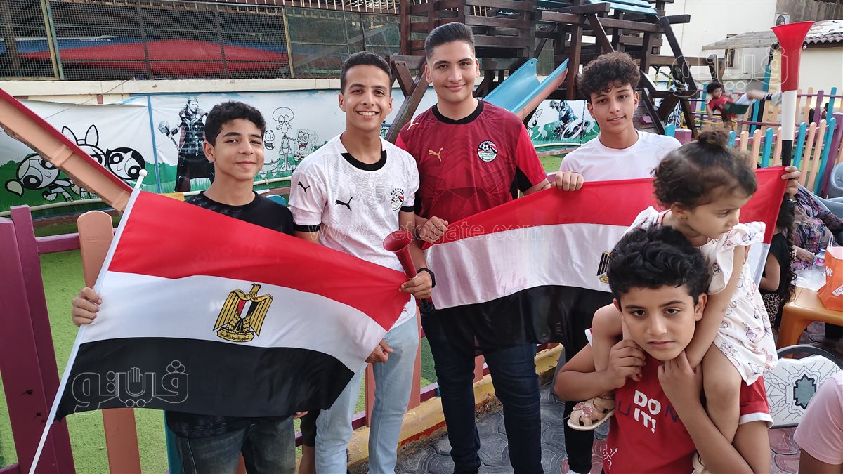 أجواء احتفالية في بداية الشوط الثاني بين مصر والأرجنتين بنادي السلام البحري