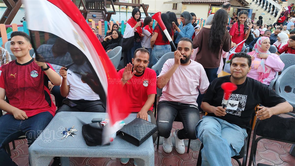أجواء احتفالية في بداية الشوط الثاني بين مصر والأرجنتين بنادي السلام البحري